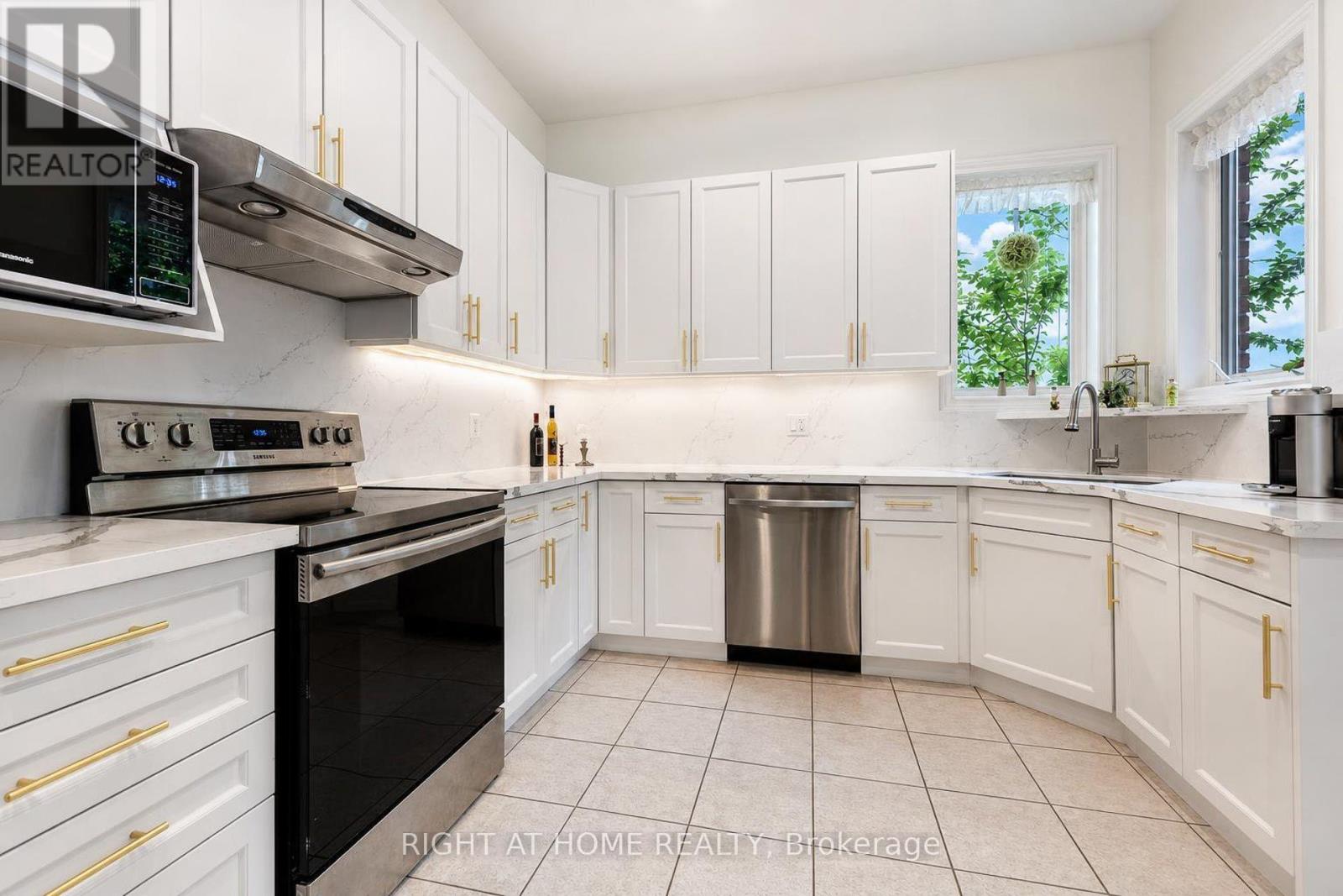 27 Thoroughbred Boulevard, Hamilton, Ontario  L9K 1L2 - Photo 12 - X13740706