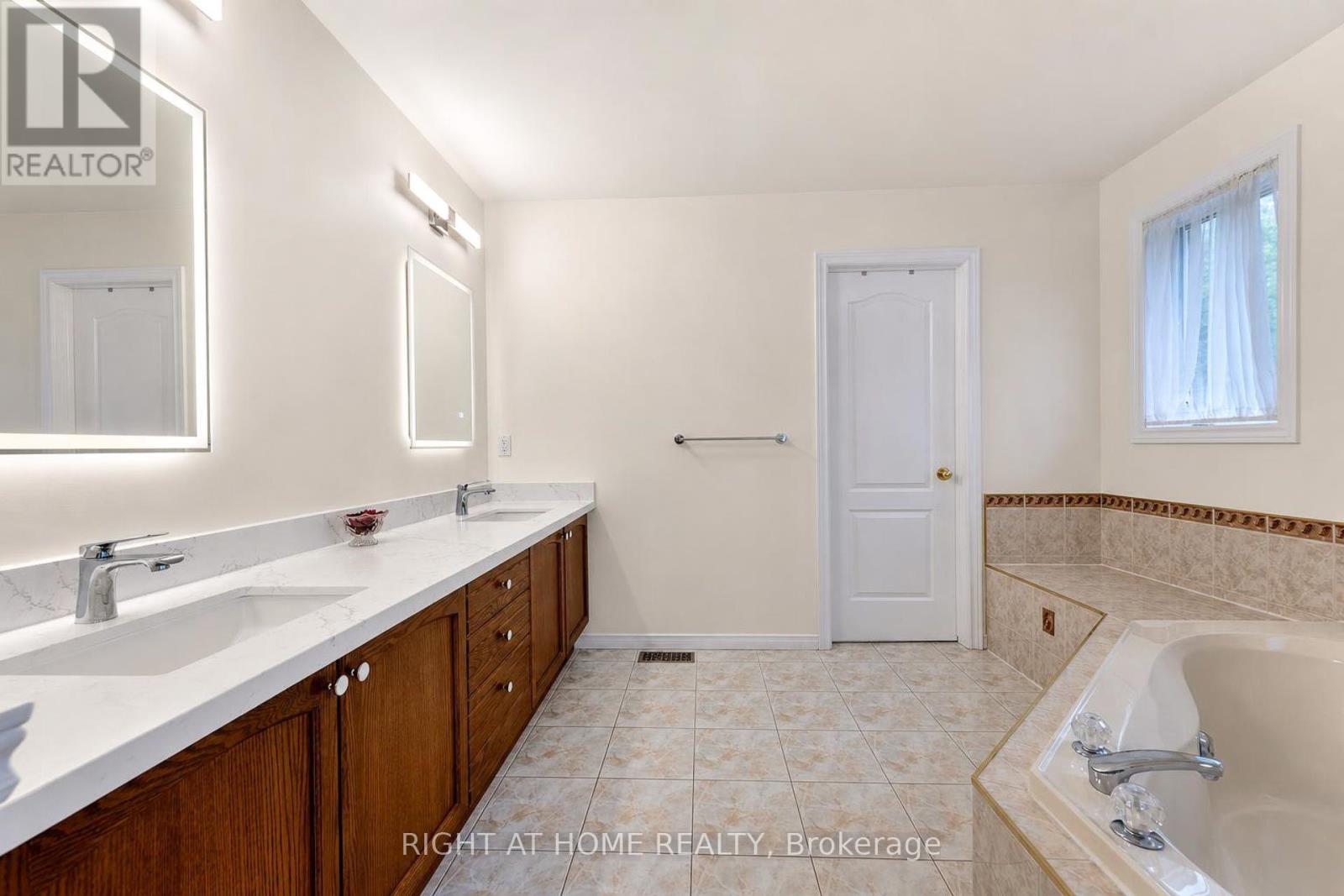 27 Thoroughbred Boulevard, Hamilton, Ontario  L9K 1L2 - Photo 35 - X13740706