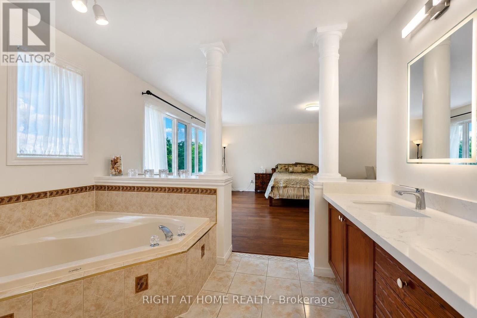 27 Thoroughbred Boulevard, Hamilton, Ontario  L9K 1L2 - Photo 36 - X13740706