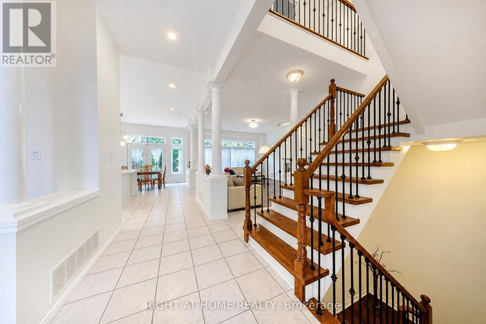 27 Thoroughbred Boulevard, Hamilton, Ontario  L9K 1L2 - Photo 4 - X13740706