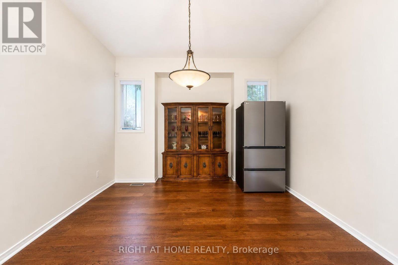 27 Thoroughbred Boulevard, Hamilton, Ontario  L9K 1L2 - Photo 5 - X13740706