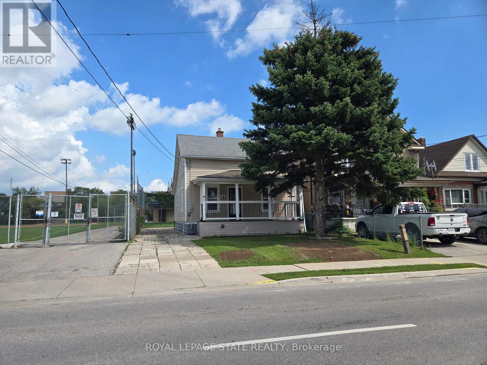 144 Burgar Street, Welland, Ontario  L3B 2S8 - Photo 2 - X13740714