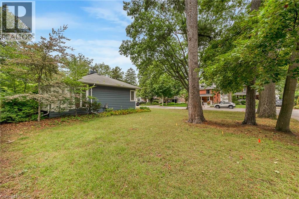 374 Spruce Street, Oakville, Ontario  L6J 2H3 - Photo 3 - 40859025