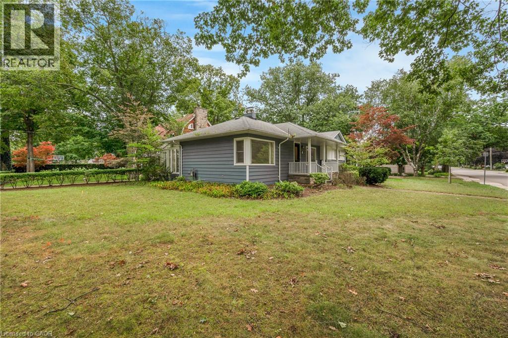 374 Spruce Street, Oakville, Ontario  L6J 2H3 - Photo 4 - 40859025