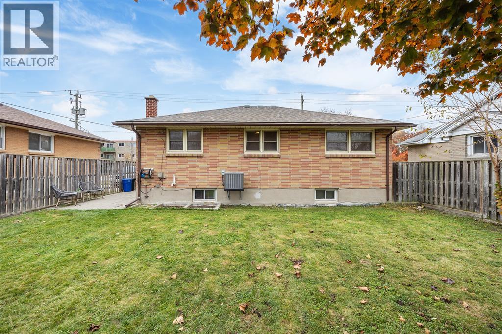 1035 Wellington Street, Sarnia, Ontario  N7S 1E4 - Photo 21 - 26021550