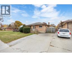 1035 WELLINGTON STREET, Sarnia, Ontario