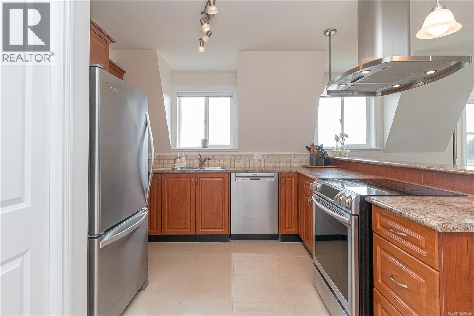 406 4536 Viewmont Ave, Saanich, British Columbia  V8Z 5L2 - Photo 5 - 1039699