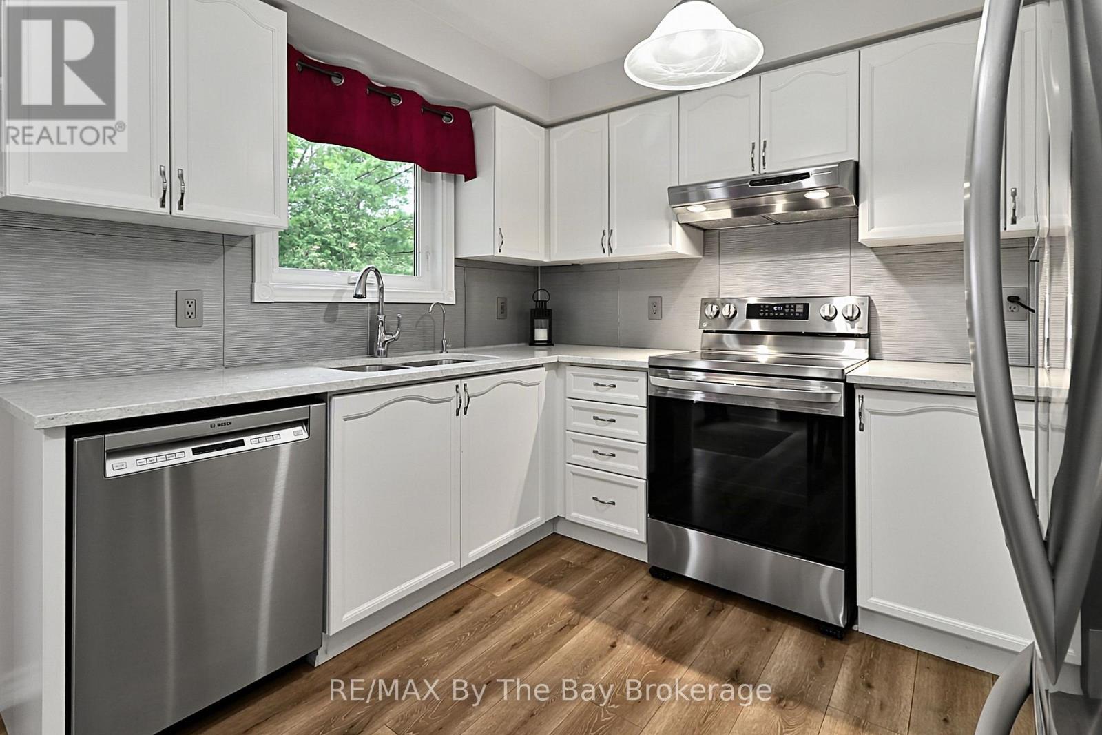 49 Royal Beech Drive, Wasaga Beach, Ontario  L9Z 1H3 - Photo 22 - S13740156