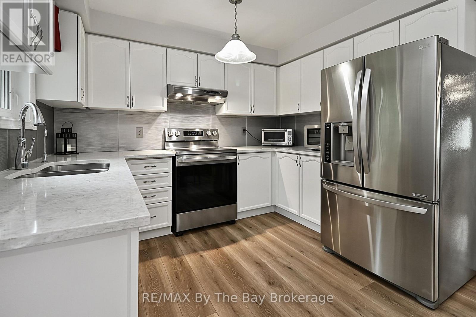 49 Royal Beech Drive, Wasaga Beach, Ontario  L9Z 1H3 - Photo 21 - S13740156
