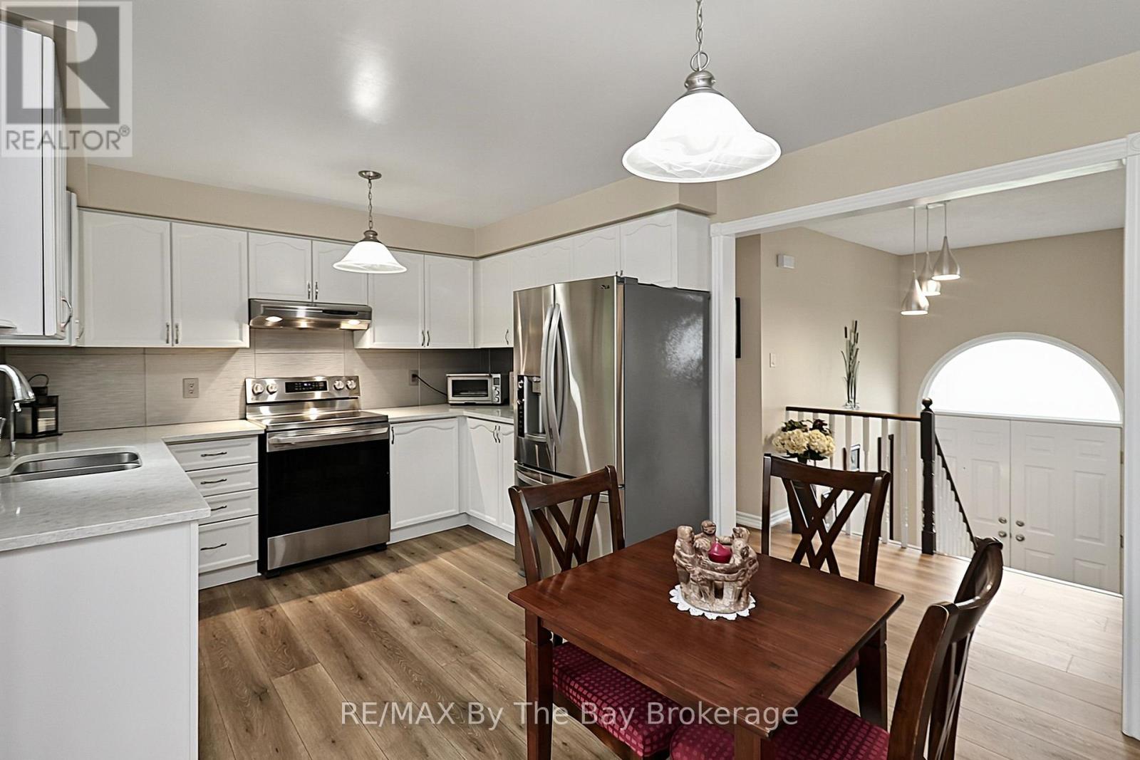 49 Royal Beech Drive, Wasaga Beach, Ontario  L9Z 1H3 - Photo 6 - S13740156
