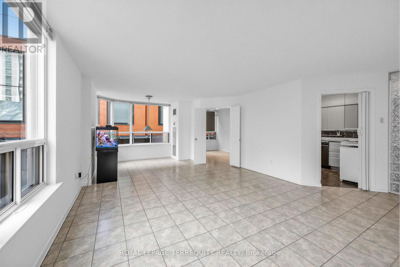 210 - 25 Maitland Street, Toronto, Ontario  M4Y 2W1 - Photo 20 - C13637524