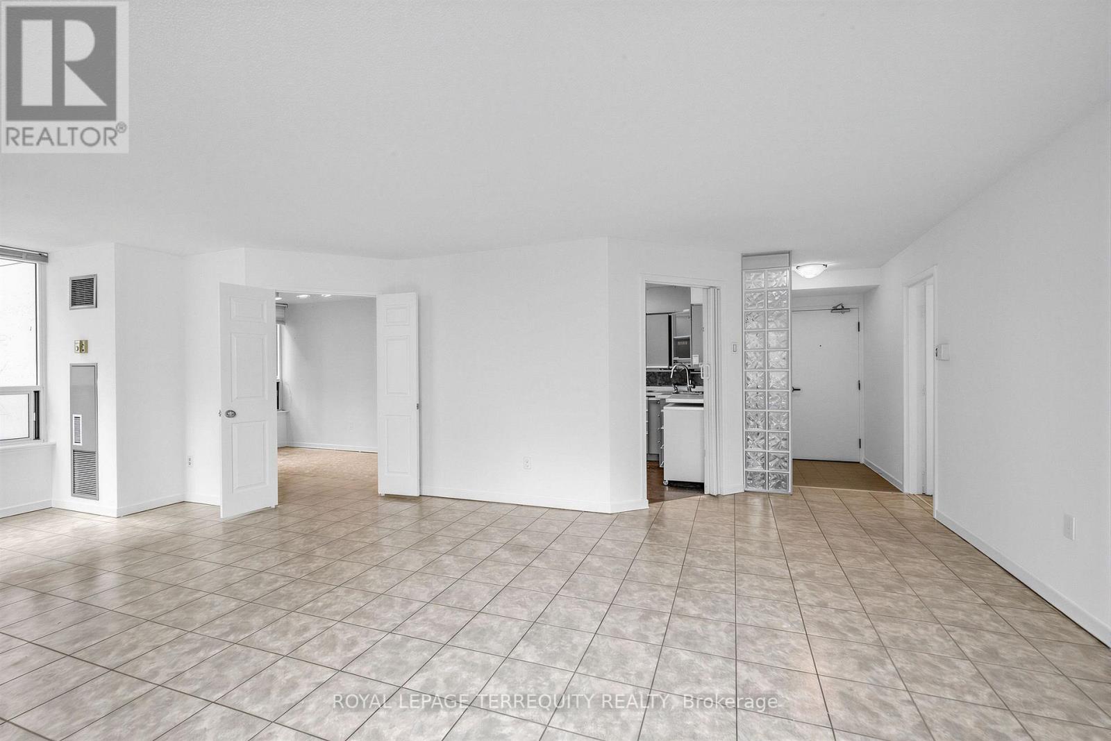 210 - 25 Maitland Street, Toronto, Ontario  M4Y 2W1 - Photo 21 - C13637524