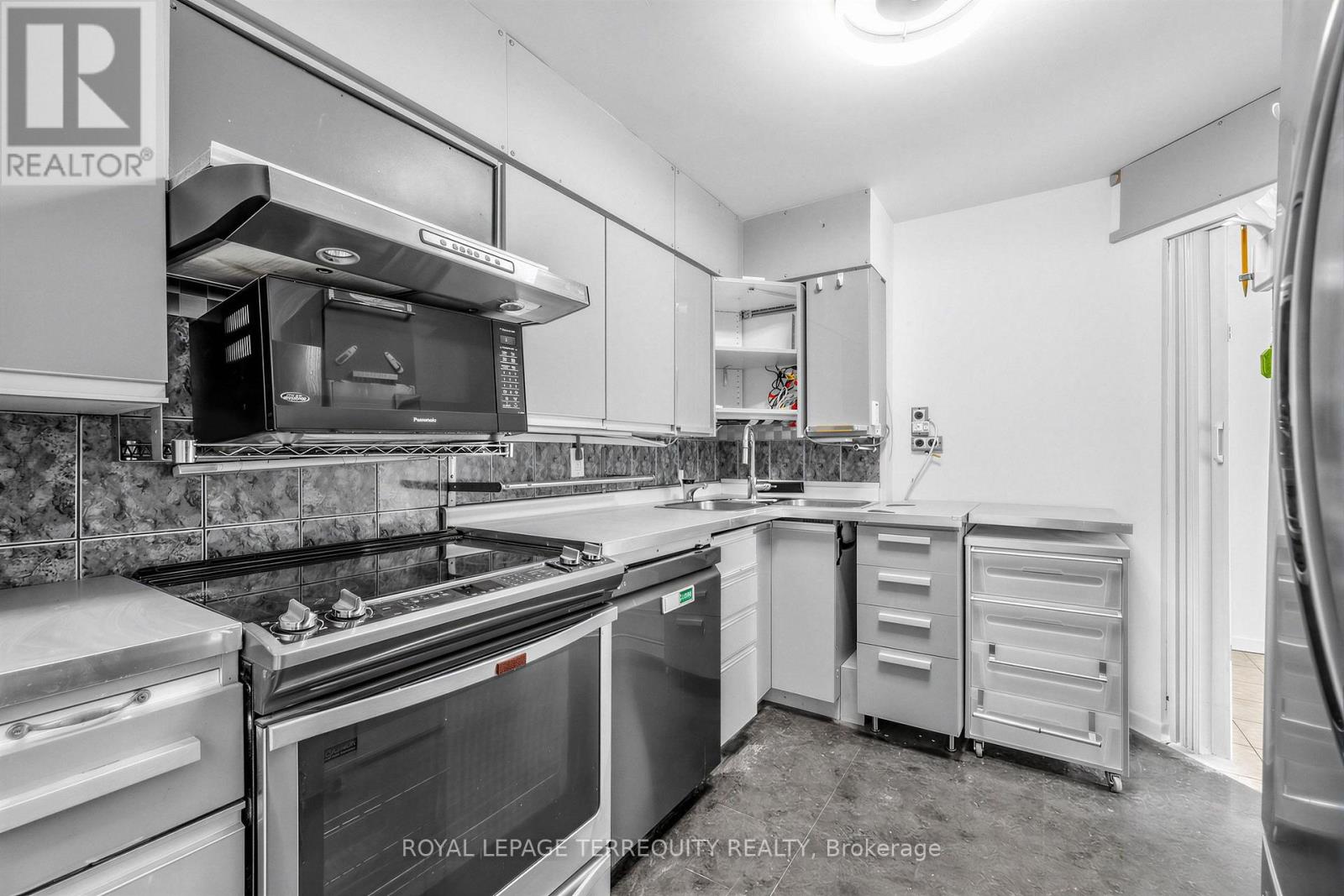 210 - 25 Maitland Street, Toronto, Ontario  M4Y 2W1 - Photo 25 - C13637524