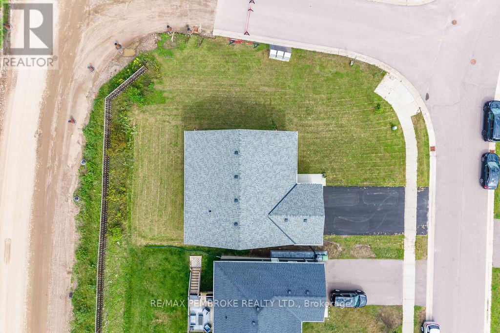 20 Terrance Drive, Petawawa, Ontario  K8H 0G3 - Photo 33 - X13740964