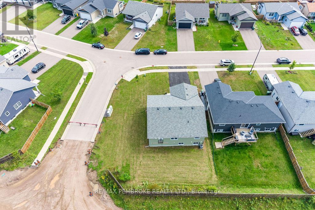 20 Terrance Drive, Petawawa, Ontario  K8H 0G3 - Photo 34 - X13740964