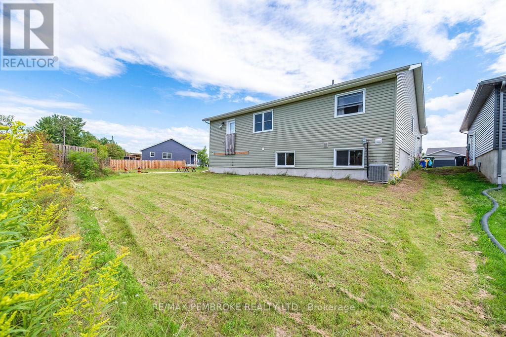 20 Terrance Drive, Petawawa, Ontario  K8H 0G3 - Photo 37 - X13740964