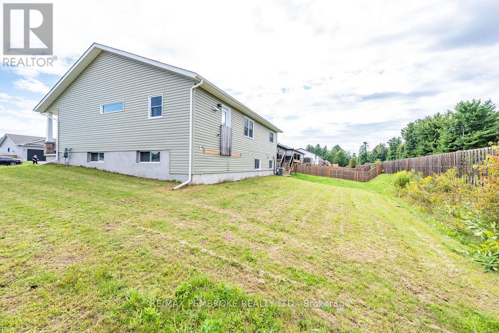20 Terrance Drive, Petawawa, Ontario  K8H 0G3 - Photo 38 - X13740964