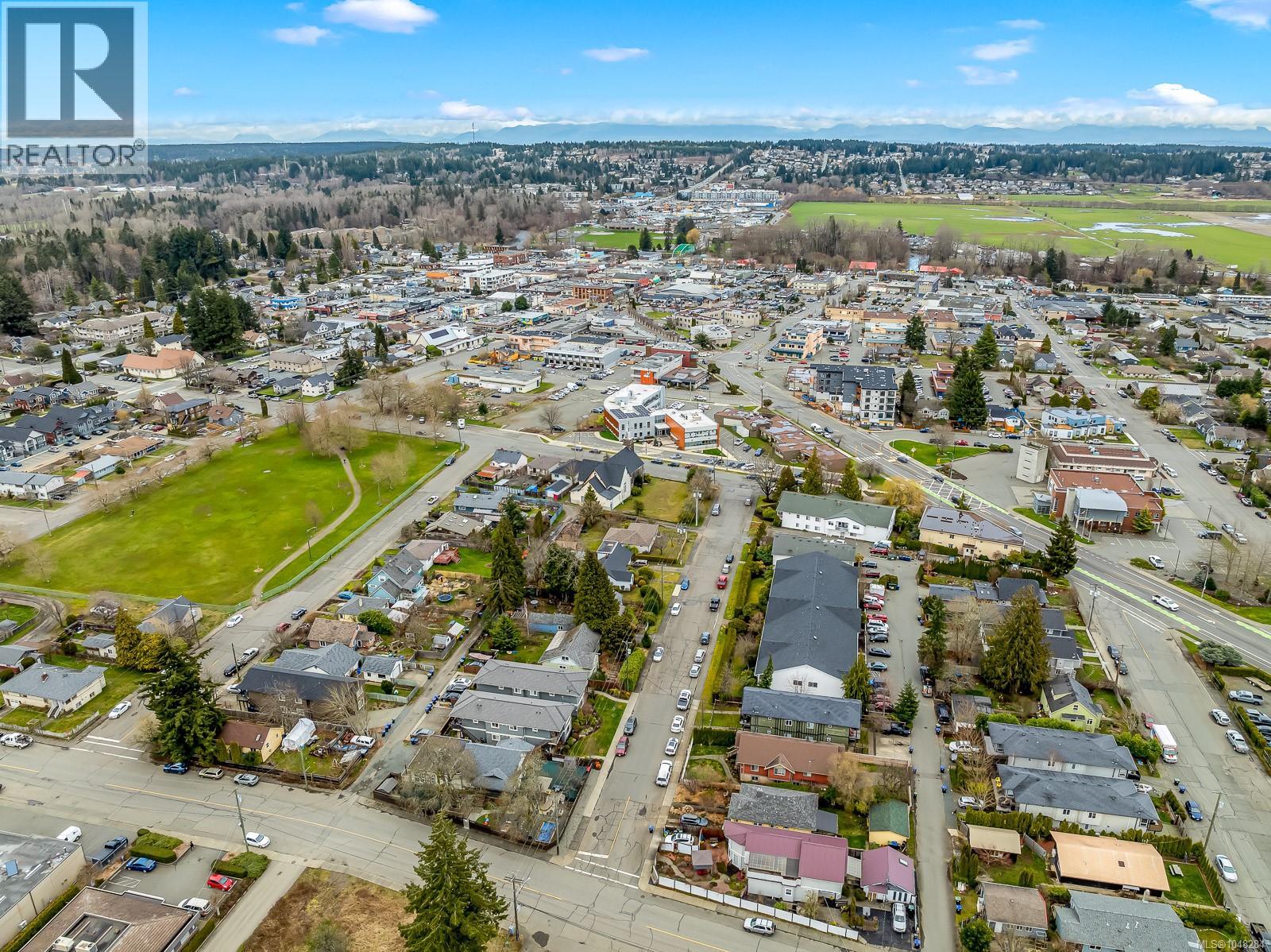 719 8th St, Courtenay, British Columbia V9N 1N6 - Photo 30 - 1048284