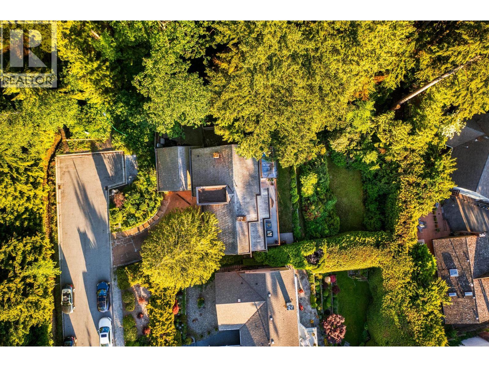 187 Rondoval Crescent, North Vancouver, British Columbia  V7N 2W6 - Photo 36 - R3161205