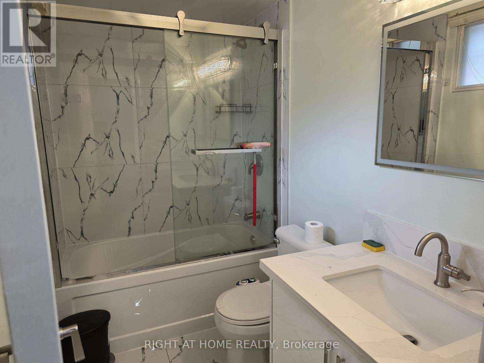 125 Weir Crescent S, Toronto, Ontario  M1E 4T1 - Photo 12 - E13735078