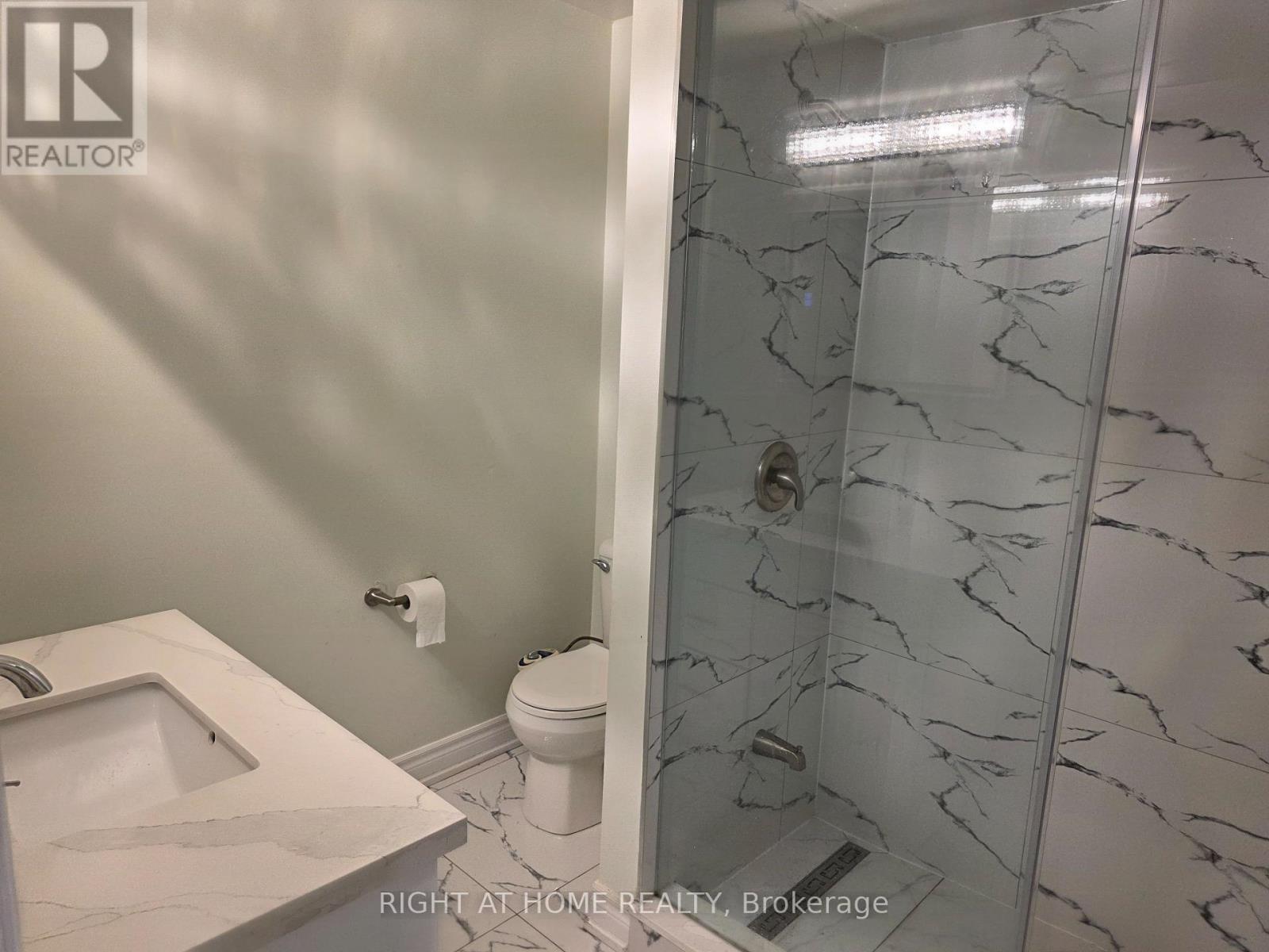 125 Weir Crescent S, Toronto, Ontario  M1E 4T1 - Photo 11 - E13735078