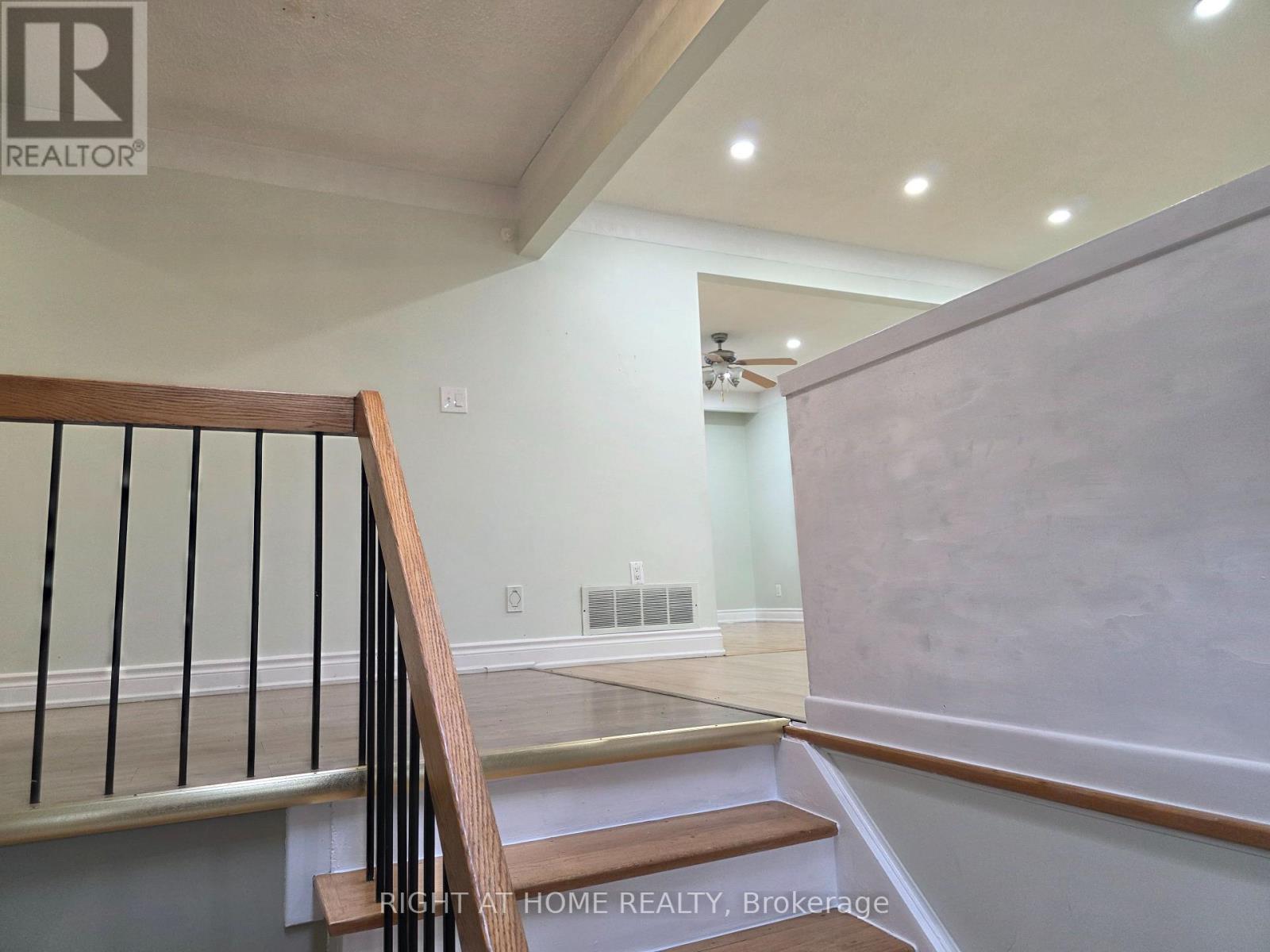 125 Weir Crescent S, Toronto, Ontario  M1E 4T1 - Photo 14 - E13735078