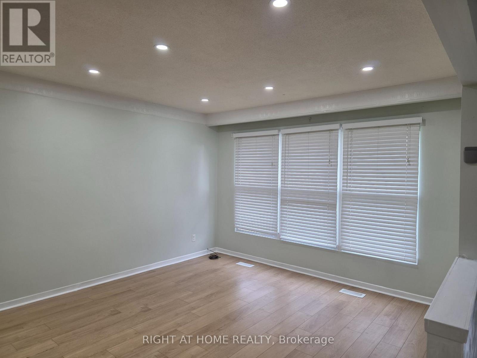 125 Weir Crescent S, Toronto, Ontario  M1E 4T1 - Photo 21 - E13735078