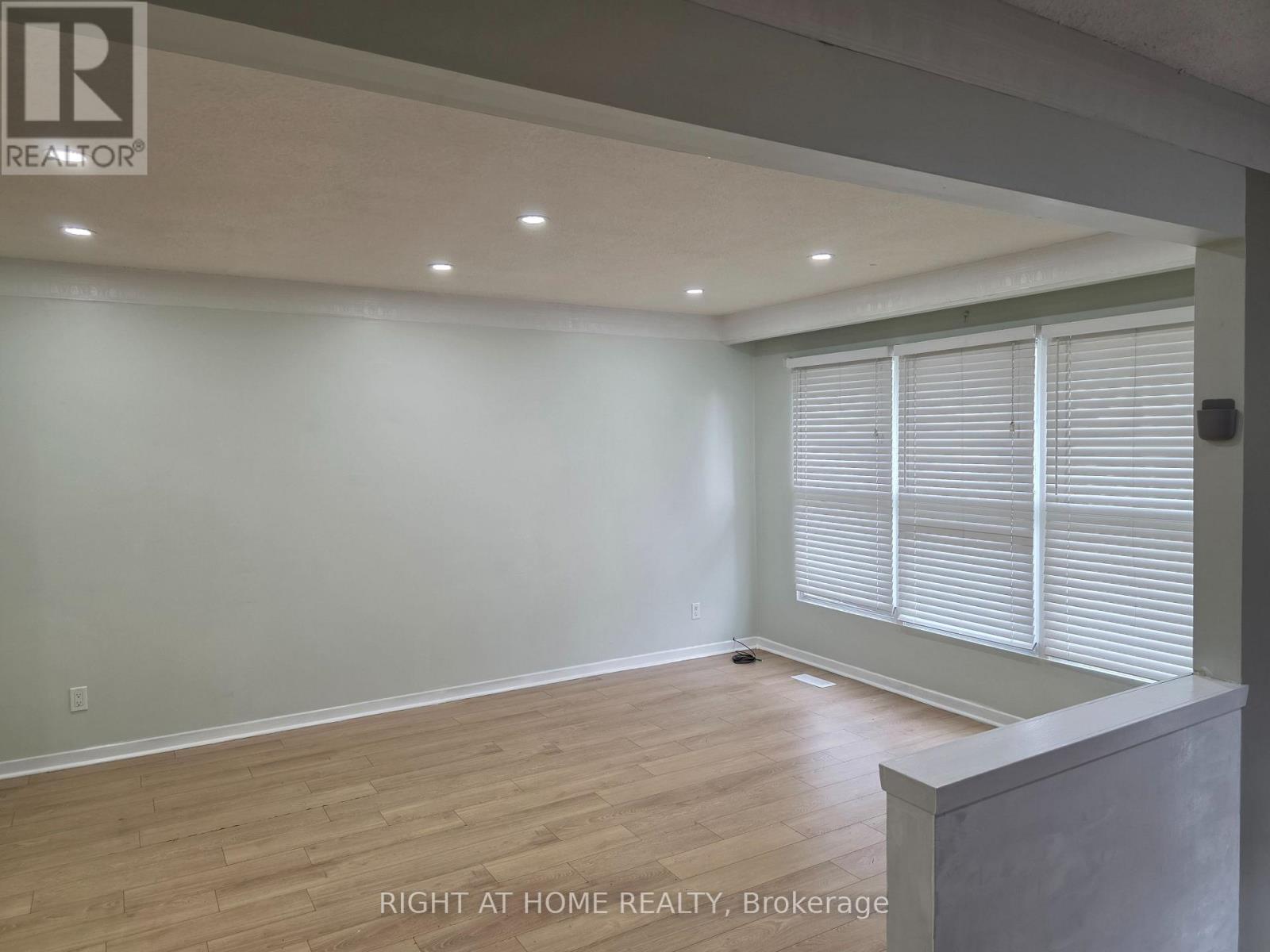 125 Weir Crescent S, Toronto, Ontario  M1E 4T1 - Photo 15 - E13735078