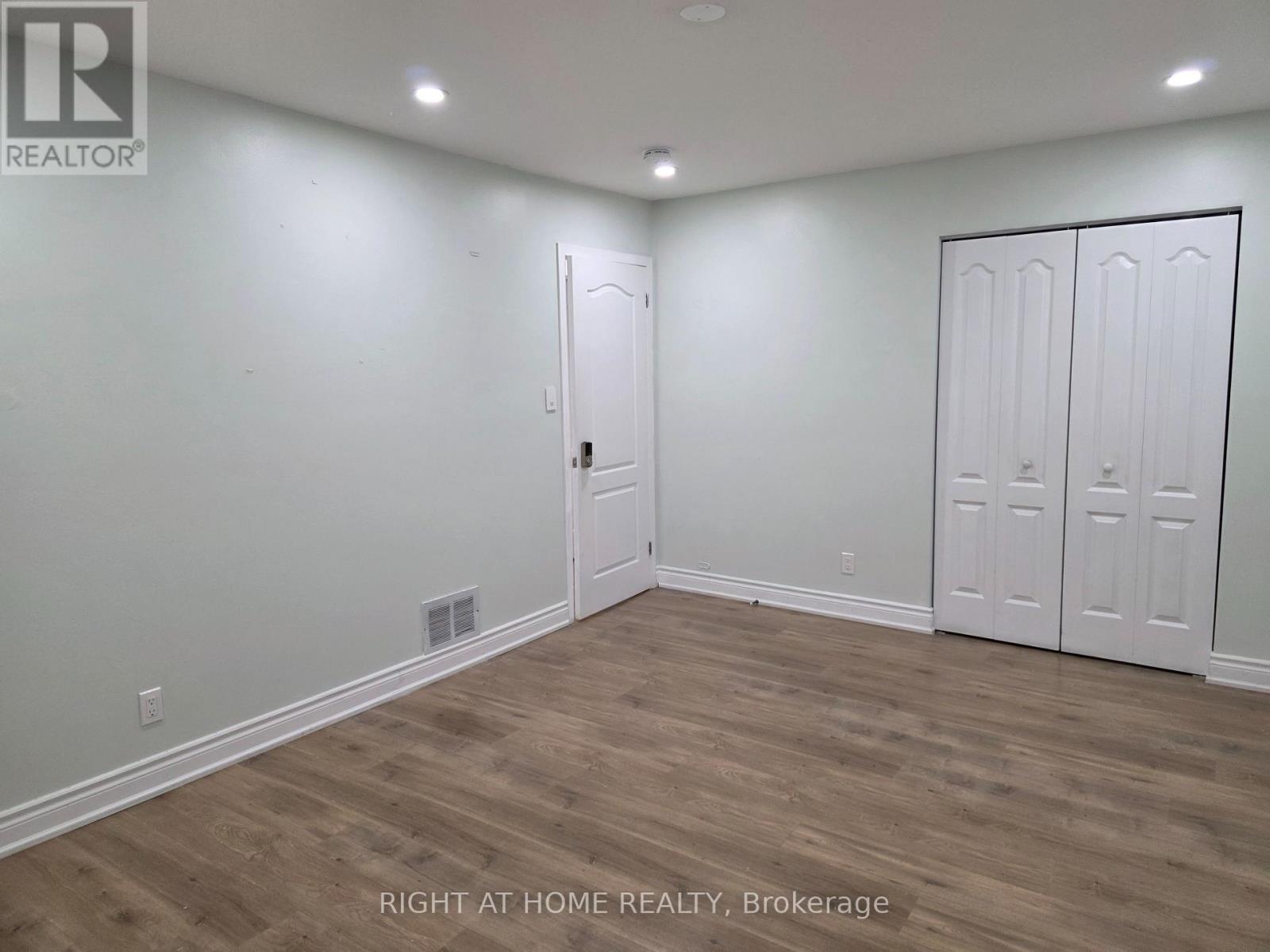 125 Weir Crescent S, Toronto, Ontario  M1E 4T1 - Photo 17 - E13735078