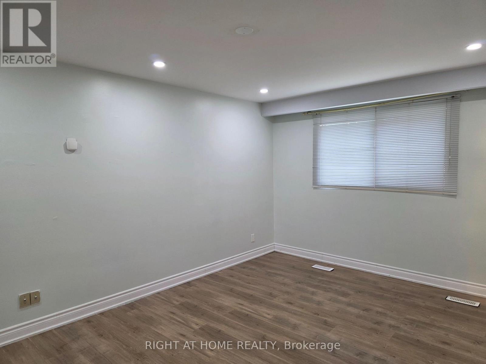 125 Weir Crescent S, Toronto, Ontario  M1E 4T1 - Photo 18 - E13735078