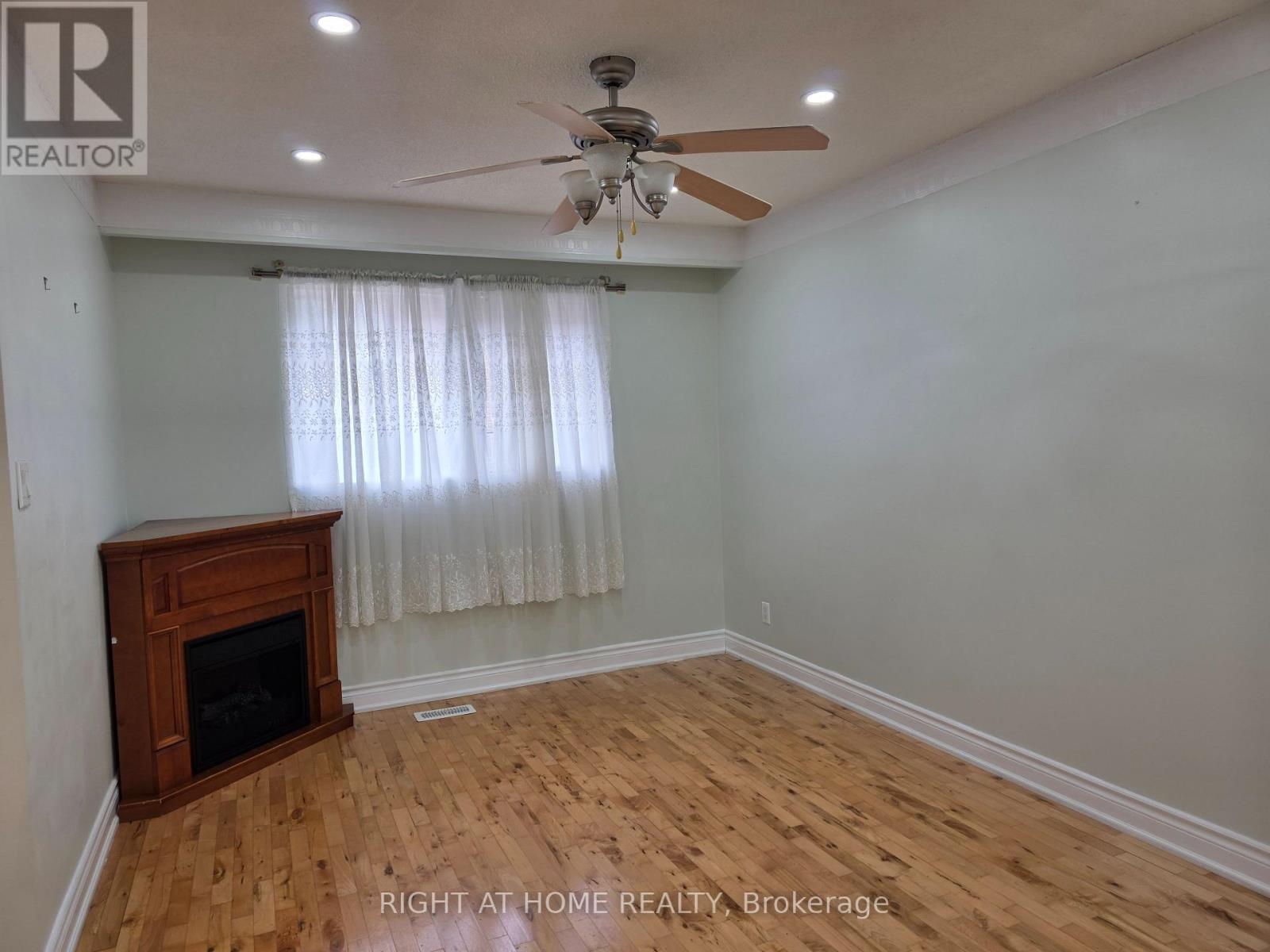125 Weir Crescent S, Toronto, Ontario  M1E 4T1 - Photo 23 - E13735078