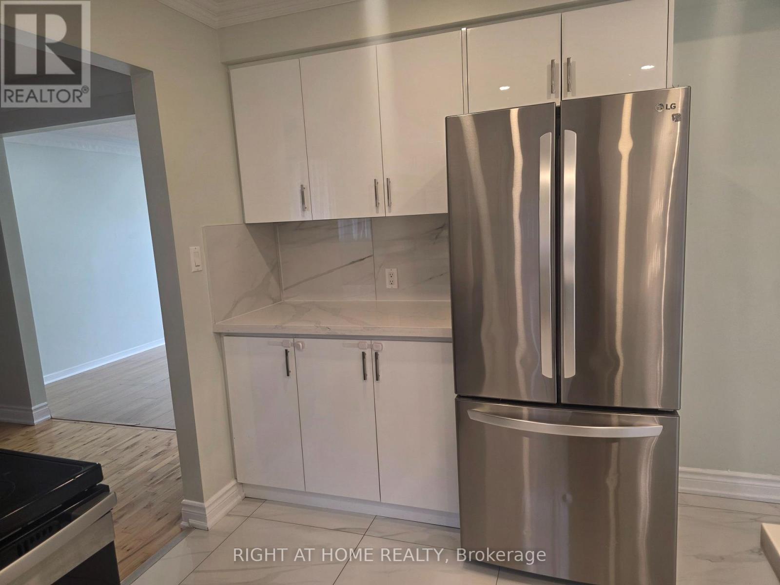 125 Weir Crescent S, Toronto, Ontario  M1E 4T1 - Photo 7 - E13735078