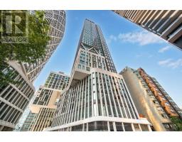 802 - 238 SIMCOE STREET, Toronto, Ontario