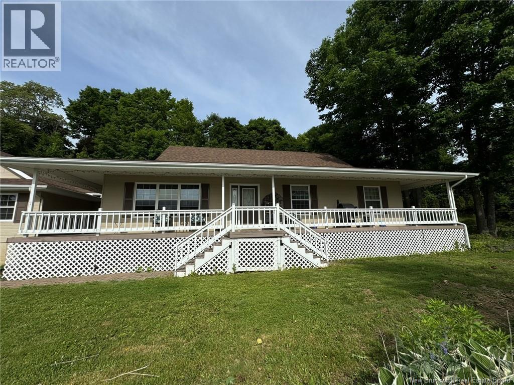 105 Bridge Street, Woodstock, New Brunswick  E7M 5Y7 - Photo 27 - NB135413
