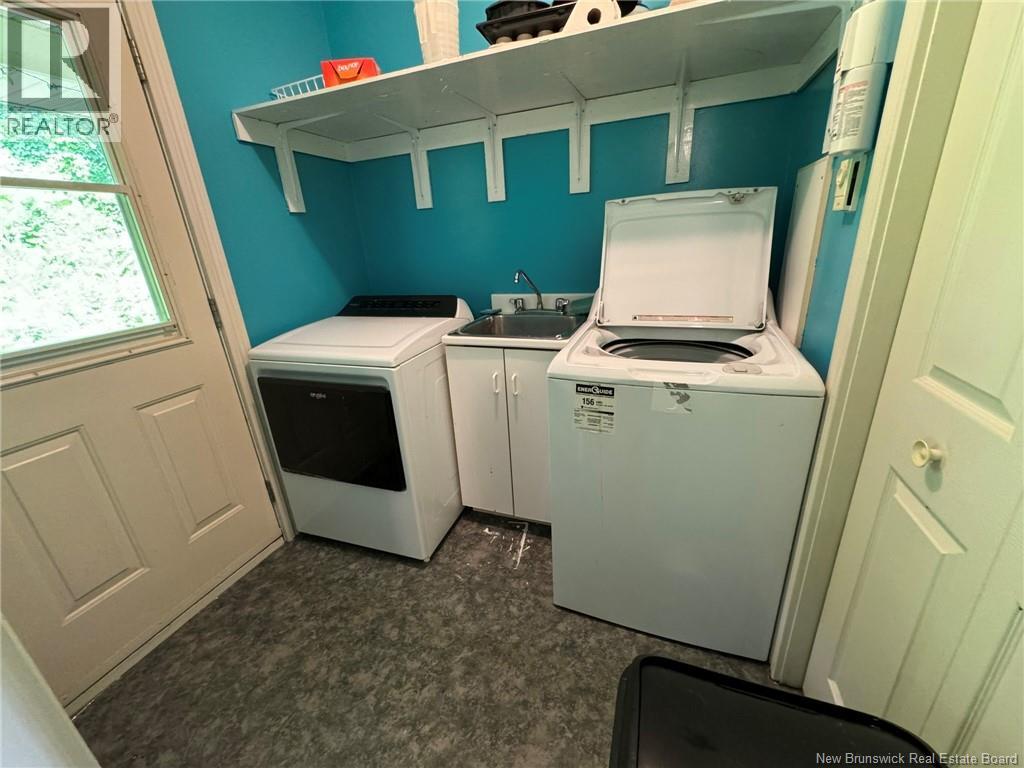105 Bridge Street, Woodstock, New Brunswick  E7M 5Y7 - Photo 17 - NB135413