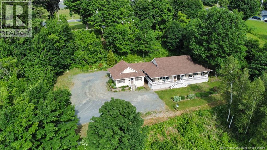 105 Bridge Street, Woodstock, New Brunswick  E7M 5Y7 - Photo 34 - NB135413