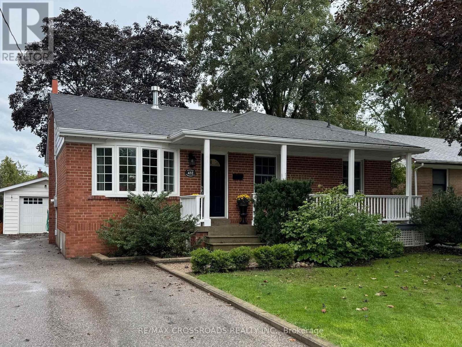 432 Paliser Crescent N, Richmond Hill, Ontario  L4C 1R6 - Photo 2 - N13740966