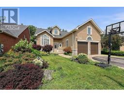 102 CUMMING DRIVE, Barrie, Ontario