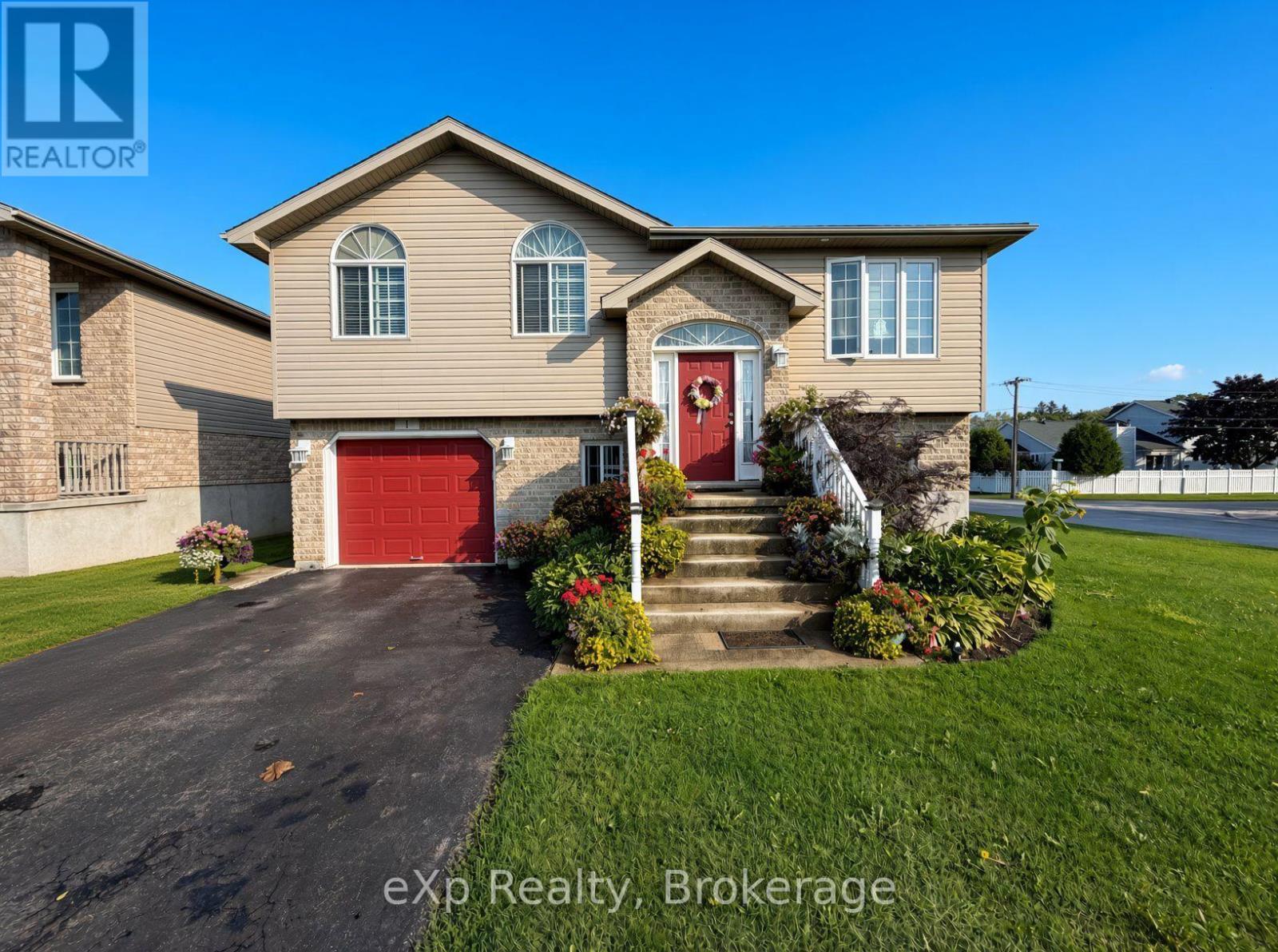 1 St.  Andrews Drive, Meaford, Ontario  N4L 0A2 - Photo 1 - X12759222