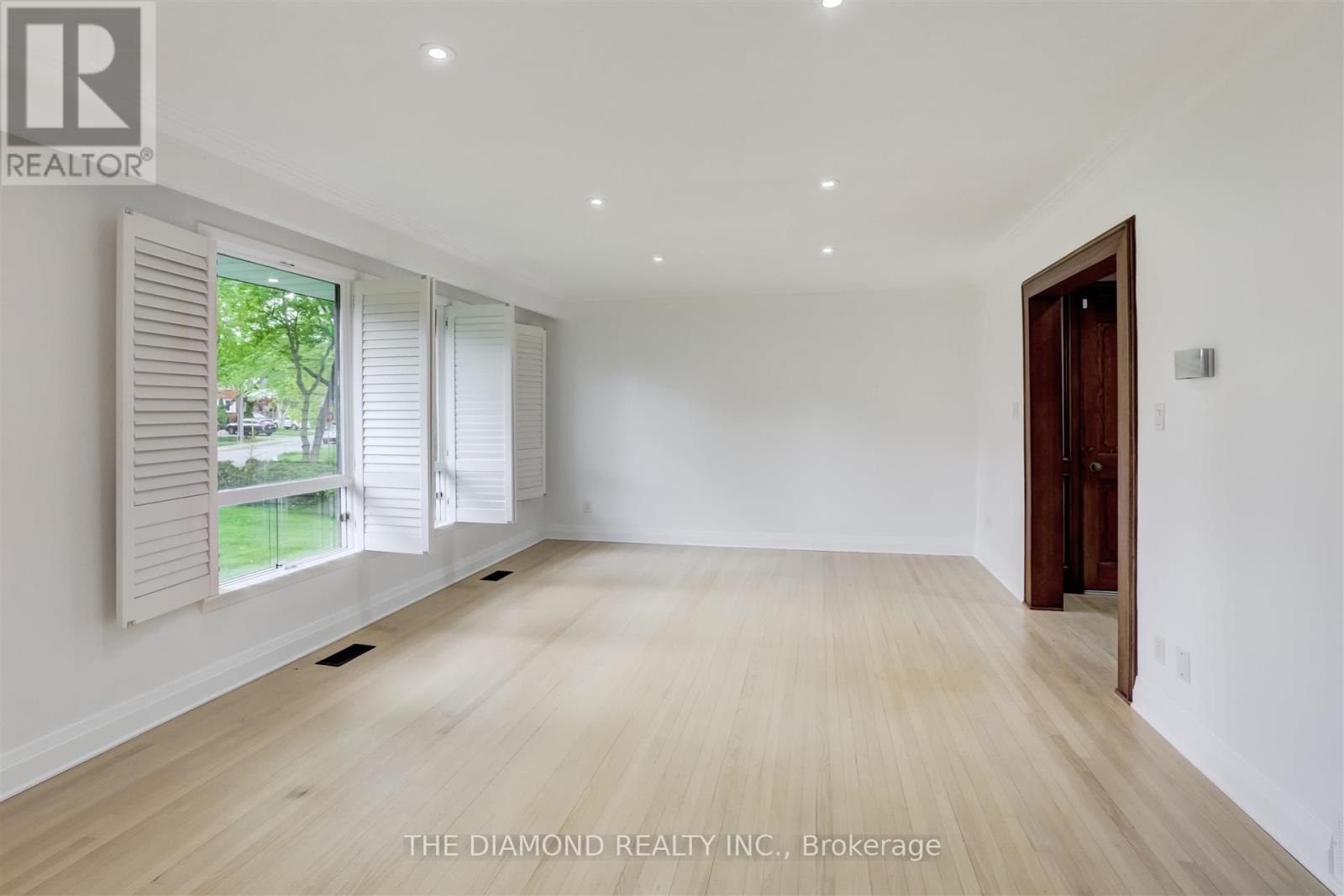 15 Government Road, Toronto, Ontario  M8X 1V7 - Photo 13 - W13740978