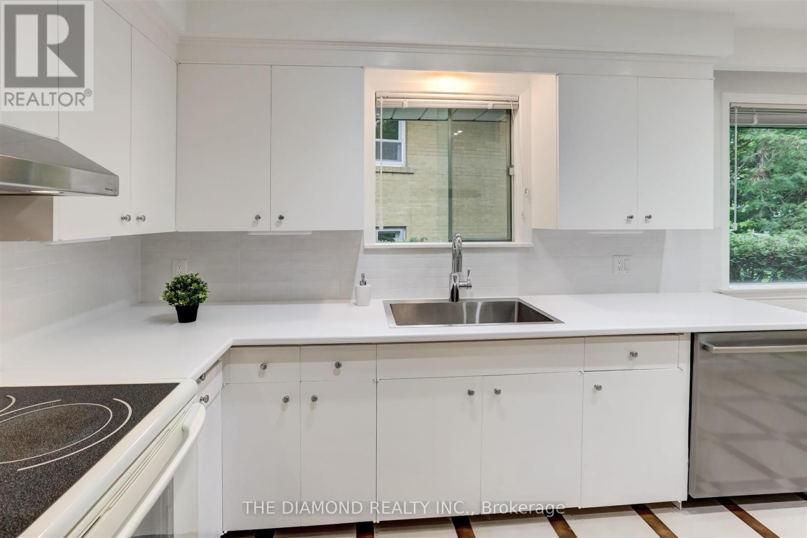 15 Government Road, Toronto, Ontario  M8X 1V7 - Photo 17 - W13740978