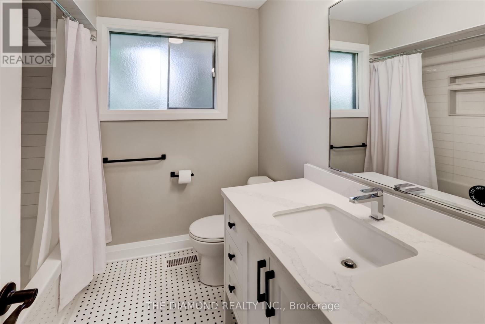 15 Government Road, Toronto, Ontario  M8X 1V7 - Photo 23 - W13740978