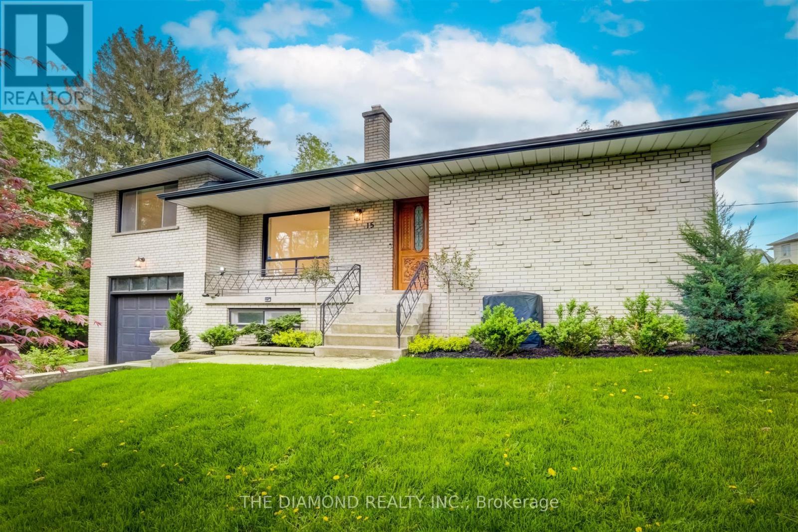 15 Government Road, Toronto, Ontario  M8X 1V7 - Photo 3 - W13740978