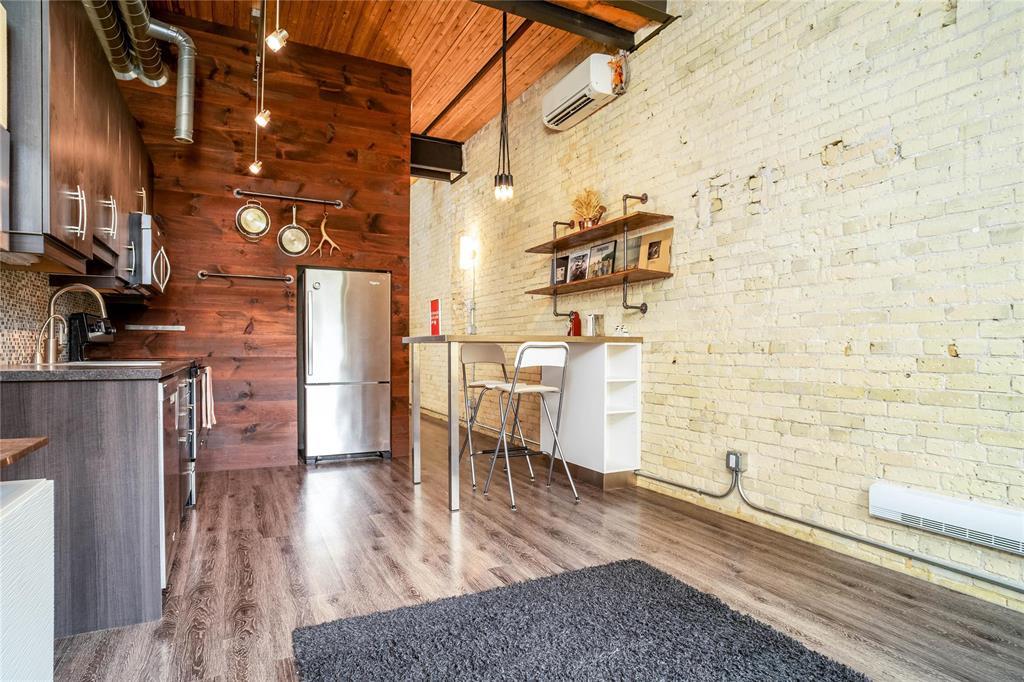 211 132 James Avenue Winnipeg Manitoba Canada R3B0N8 2