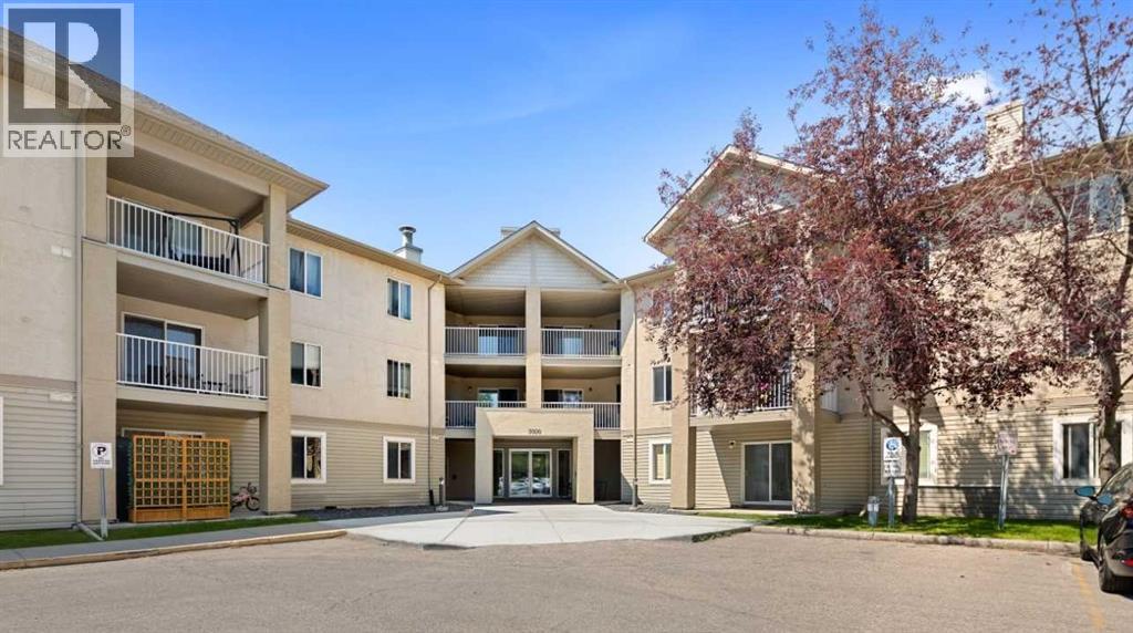 318, 3000 Citadel Meadow Point Nw, Calgary, Alberta  T3G 5N5 - Photo 1 - A2329169