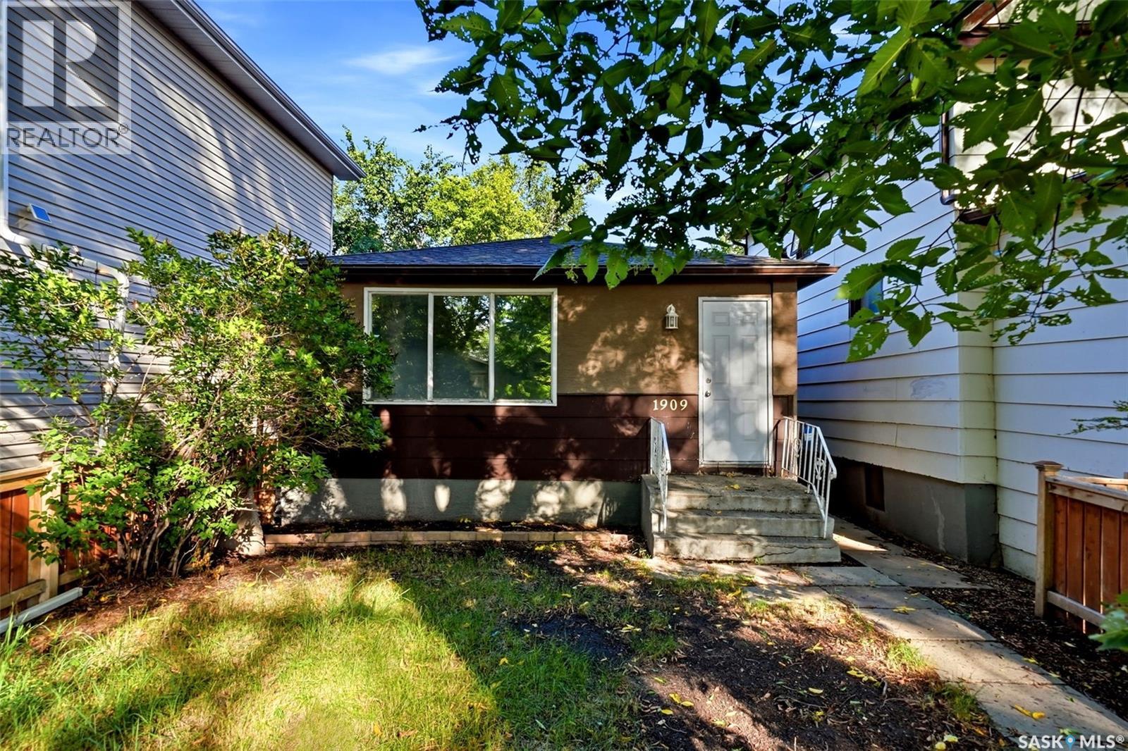 1909 Montreal Street, Regina, Saskatchewan  S4P 1L4 - Photo 2 - SK047309