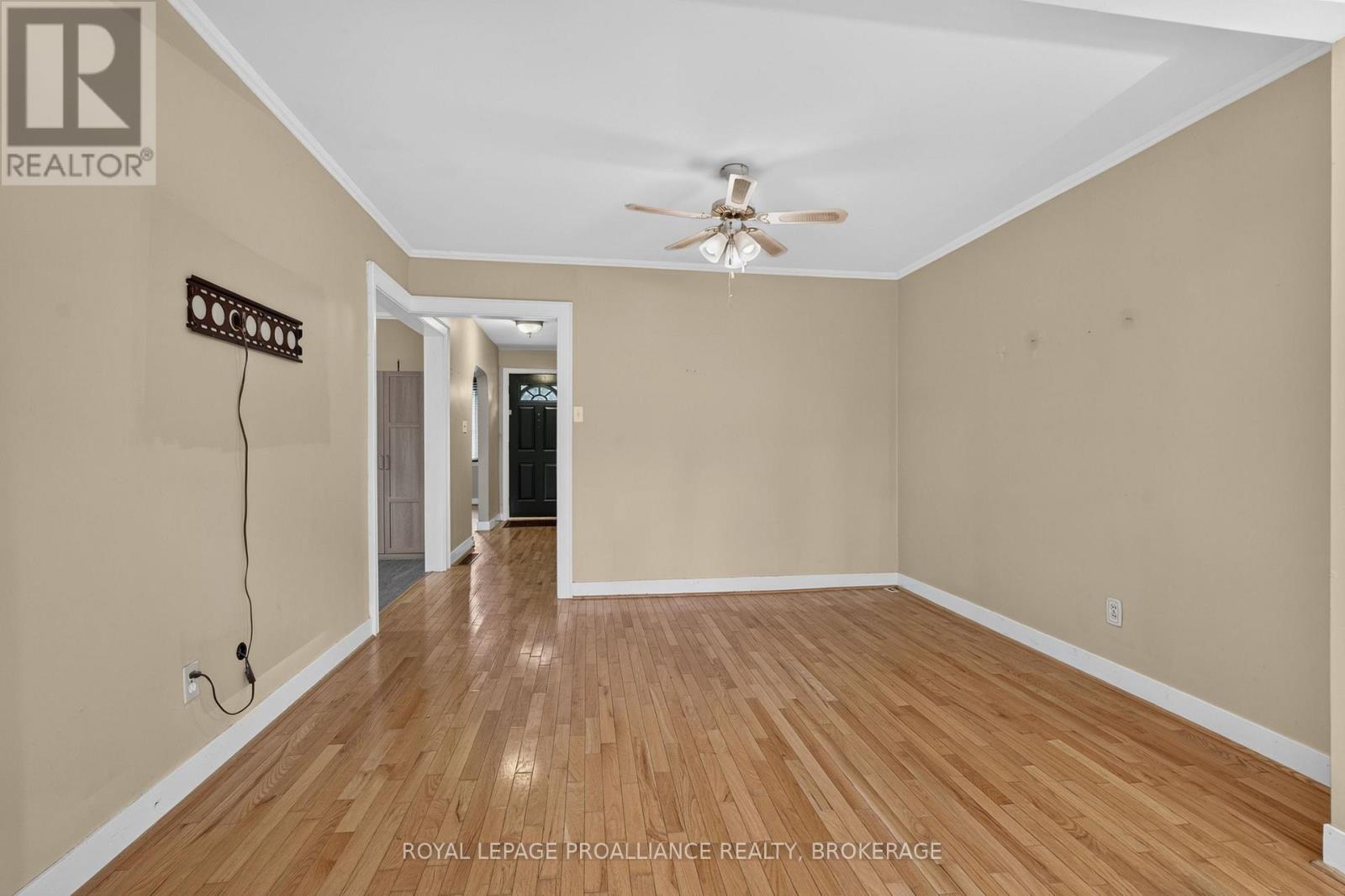 364 Glengarry Road, Kingston (West Of Sir John A. Blvd), Ontario  K7M 3K2 - Photo 12 - X13741214