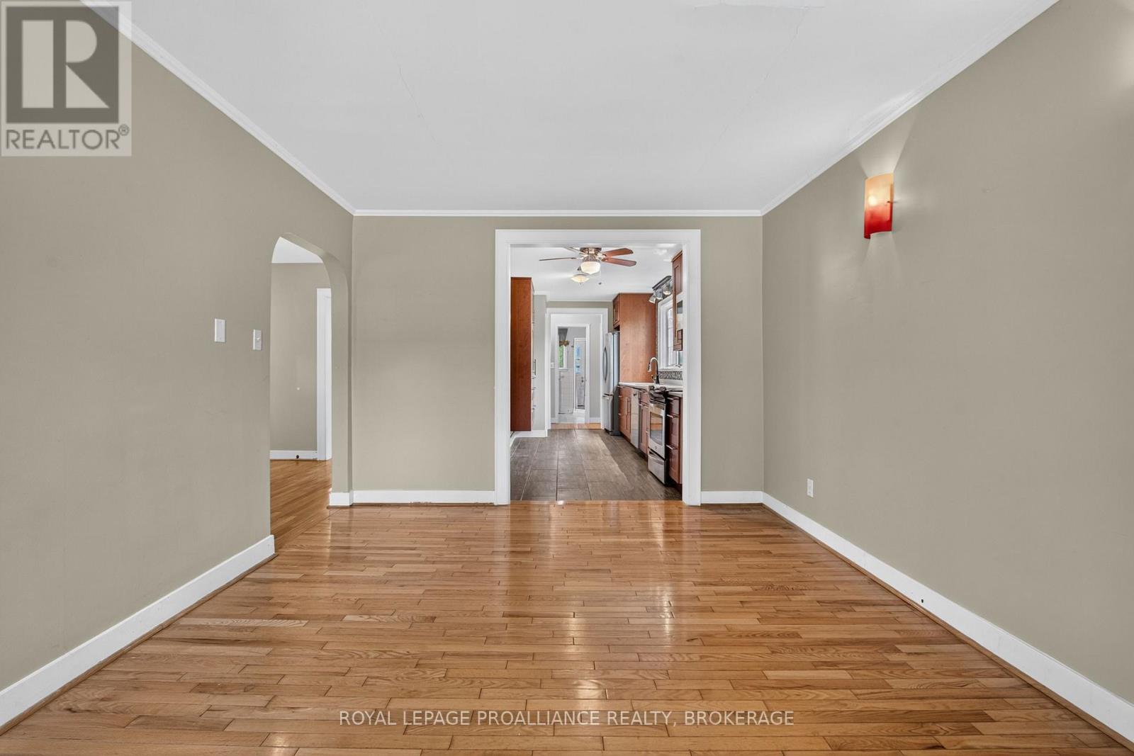 364 Glengarry Road, Kingston (West Of Sir John A. Blvd), Ontario  K7M 3K2 - Photo 8 - X13741214