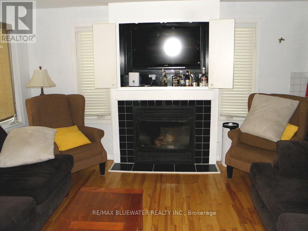 9714 Lake Road, Lambton Shores, Ontario  N0N 1J1 - Photo 17 - X13741156