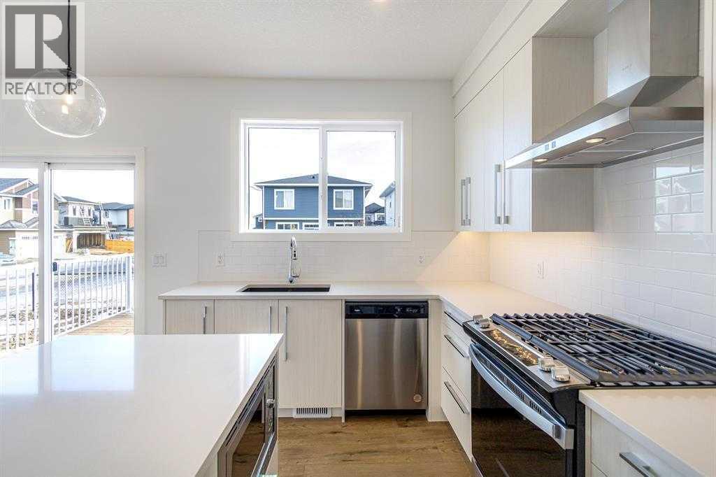 198 Dawson Harbour Hill, Chestermere, Alberta  T1X 2S4 - Photo 10 - A2331379